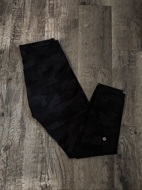 Lululemon WunderTrain 25 Inch Leggings - Black Camo - Size 8